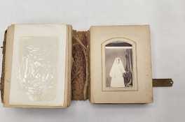 Álbum en proceso de restauración