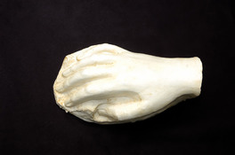 Legado Gabriela Mistral: objetos personales