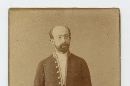  José Toribio Medina, retrato de cuerpo entero con uniforme, fotografía de A. Barcia