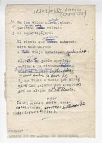 [En los viñedos, callado, atado...]