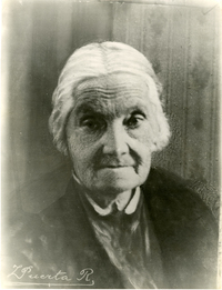 Retrato de Petronila Alcayaga de Godoy.  [fotografía]