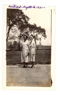 [Retrato de Gabriela Mistral y Consuelo Saleva en Montreal]  [fotografía]