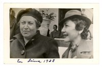 [Retrato de Gabriela Mistral y Maria Ruiz en Lima]  [fotografía]