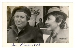 [Retrato de Gabriela Mistral y Maria Ruiz en Lima]  [fotografía]