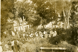 [Gabriela Mistral durante un homenaje en Paihuano]  [fotografía]