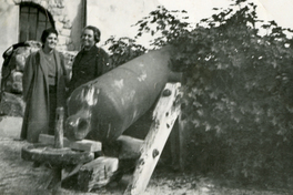 [Gabriela Mistral y Consuelo Saleva en Peñuelas]  [fotografía]
