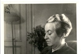[Gabriela Mistral en Estocolmo]  [fotografía]