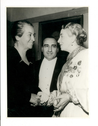 [Ceremonia de entrega del Premio Nobel de Literatura a Gabriela Mistral]  [fotografía]
