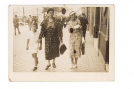 [Gabriela Mistral en Lisboa]  [fotografía]