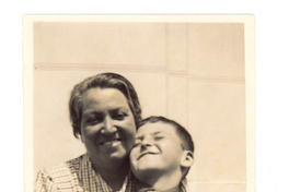 [Gabriela Mistral y Juan Miguel Godoy (Yin Yin)]  [fotografía]