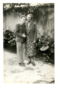 [Yin Yin y Gabriela Mistral]  [fotografía]