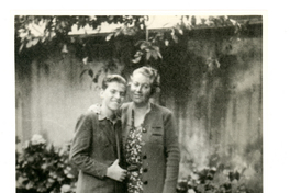 [Yin Yin y Gabriela Mistral]  [fotografía]