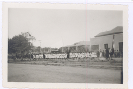 [Desfile de niñas Escuela Hogar de Limache]  [fotografía]