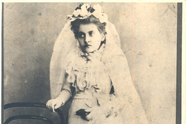 [Gabriela Mistral a los siete años]  [fotografía]