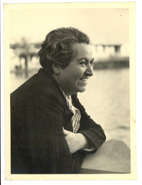 [Gabriela Mistral en Lima]  [fotografía]