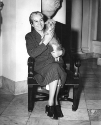 [Gabriela Mistral en Cuba]  [fotografía]