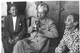 [Gabriela Mistral en Montegrande]  [fotografía]