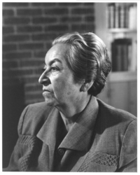 [Gabriela Mistral en Nueva York]  [fotografía]