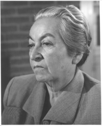 [Gabriela Mistral en Nueva York]  [fotografía]