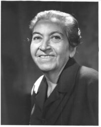 [Gabriela Mistral para la revista LIFE]  [fotografía]