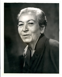 [Gabriela Mistral para la revista LIFE]  [fotografía]