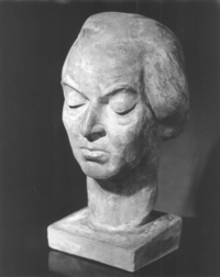 [Escultura de Gabriela Mistral]  [fotografía]