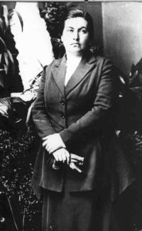 [Retrato de Gabriela, 1922]  [fotografía].