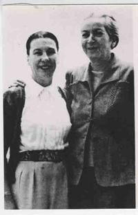 [Gabriela en Nápoles]  [fotografía].