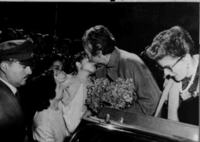 [Homenaje a Gabriela Mistral]  [fotografía].