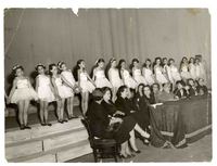 [Festividad escolar]  [fotografía].