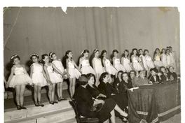 [Festividad escolar]  [fotografía].