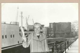 [Gabriela Mistral en el Puerto de Nápoles]  [fotografía].