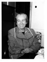 [Retrato de Gabriela Mistral rumbo a Italia]  [fotografía].