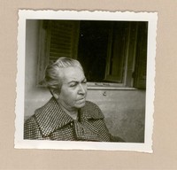 [Retrato de Gabriela Mistral]  [fotografía].