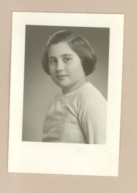 [Retrato de una amiga de Doris Dana]  [fotografía].