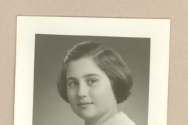 [Retrato de una amiga de Doris Dana]  [fotografía].