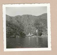 [Vista de la costa italiana de Liguria]  [fotografía].