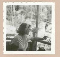 [Amiga de Doris Dana en Italia]  [fotografía].