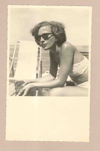 [Amiga de Doris Dana en Italia]  [fotografía].