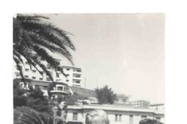 [Gabriela Mistral y Susanne Pfeffer en Nápoles]  [fotografía].