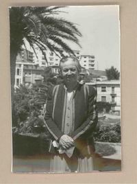 [Gabriela Mistral en Nápoles]  [fotografía].