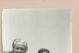 [Gabriela Mistral y Renate Goetz en Nápoles]  [fotografía].