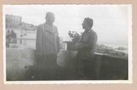 [Gabriela Mistral y Anita de Suazo en Nápoles]  [fotografía].