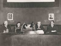 [Gabriela Mistral y Berta Singerman en la conferencia sobre Alfonsina Storni en Roma]  [fotografía].