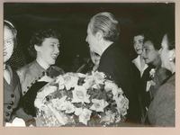 [Gabriela Mistral junto a Berta Singerman]  [fotografía].