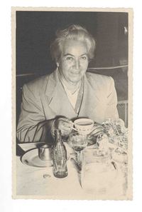 [Gabriela Mistral en Italia]  [fotografía].