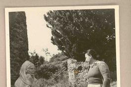 [Marina Núñez del Prado en Pompeya]  [fotografía].