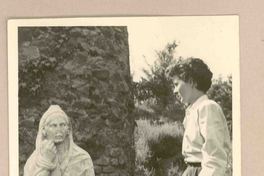 [Doris Dana en Pompeya]  [fotografía].