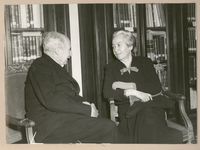 [Gabriela Mistral en Cuba]  [fotografía].