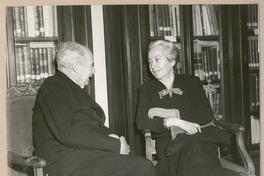 [Gabriela Mistral en Cuba]  [fotografía].
